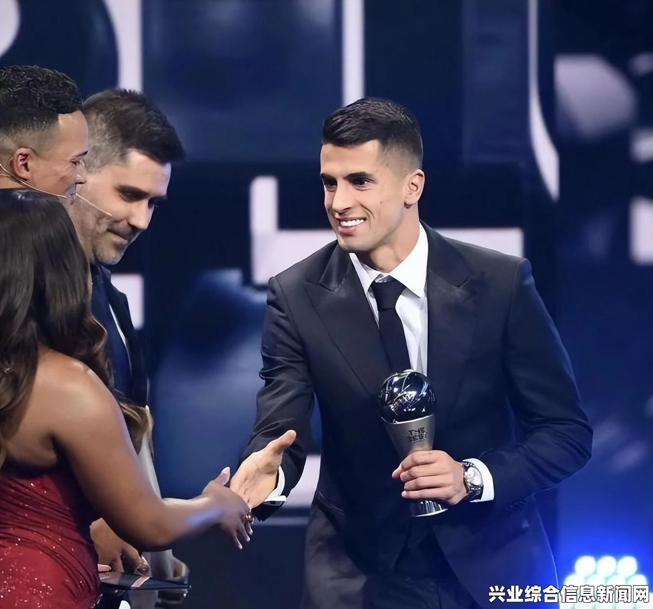 FIFA 16防守进阶与花式过人技巧图文攻略大全