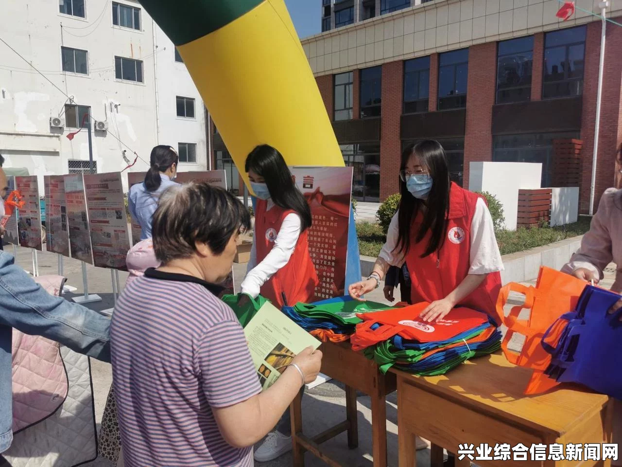 政府档案部门的管理与职责探索