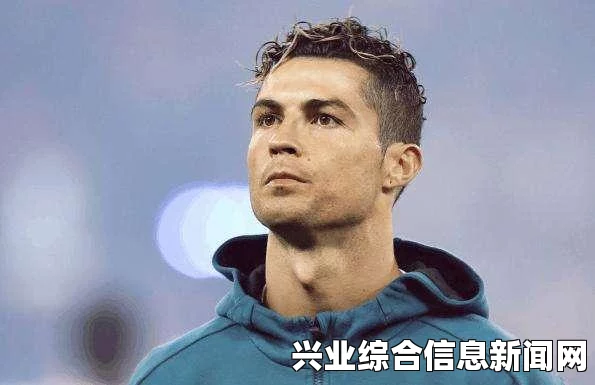 FIFA 15守门员有三种状态，辅助、半辅助和手动。这三种状态在玩法和操作上有明显的区别